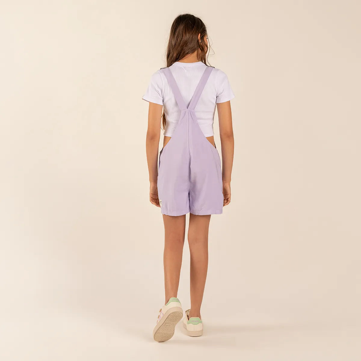Conjunto de camisa croptop + overol para niña