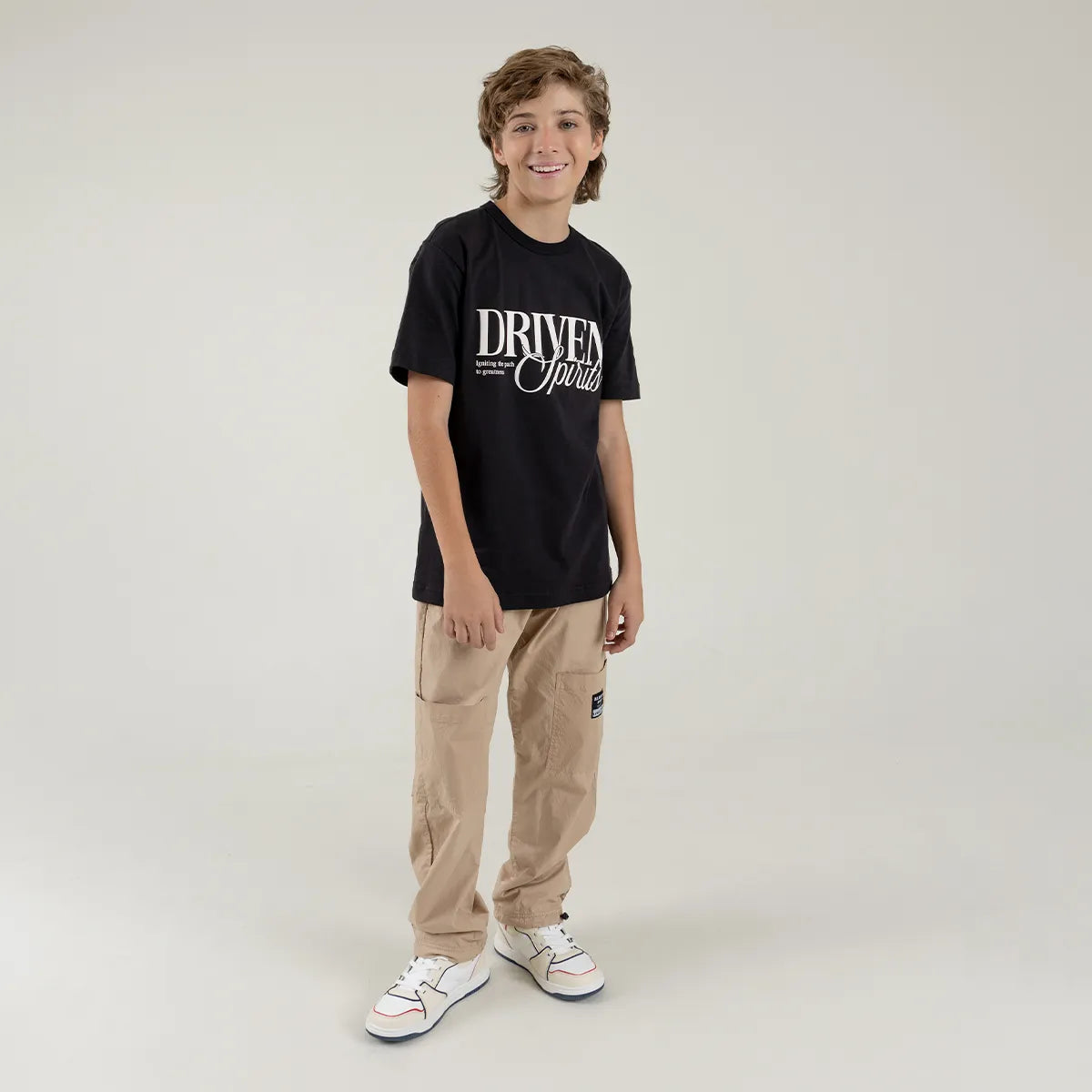 Pantalón para niño silueta recta con bolsillos