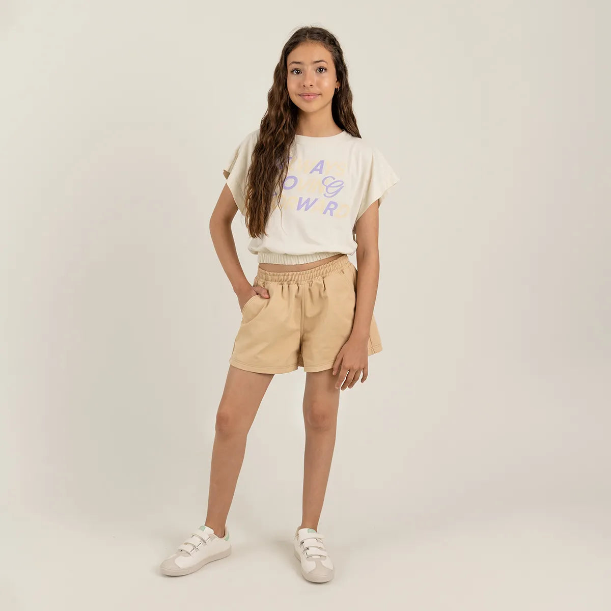 Conjunto de camisa crop + short para niña