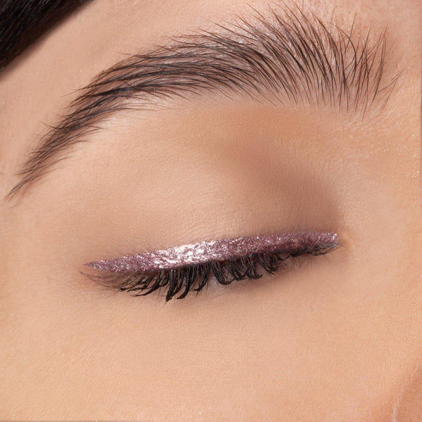 Beauty Creations: "Glitterally Perfect" Delineador Con Brillo
