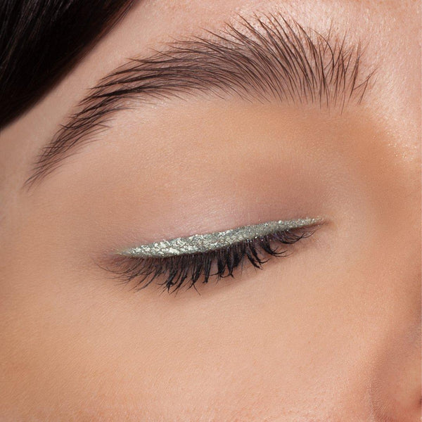 Beauty Creations: "Glitterally Perfect" Delineador Con Brillo