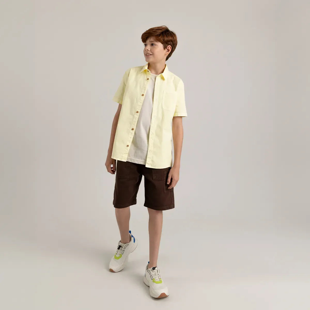 Bermuda para niño con bolsillo asimétrico