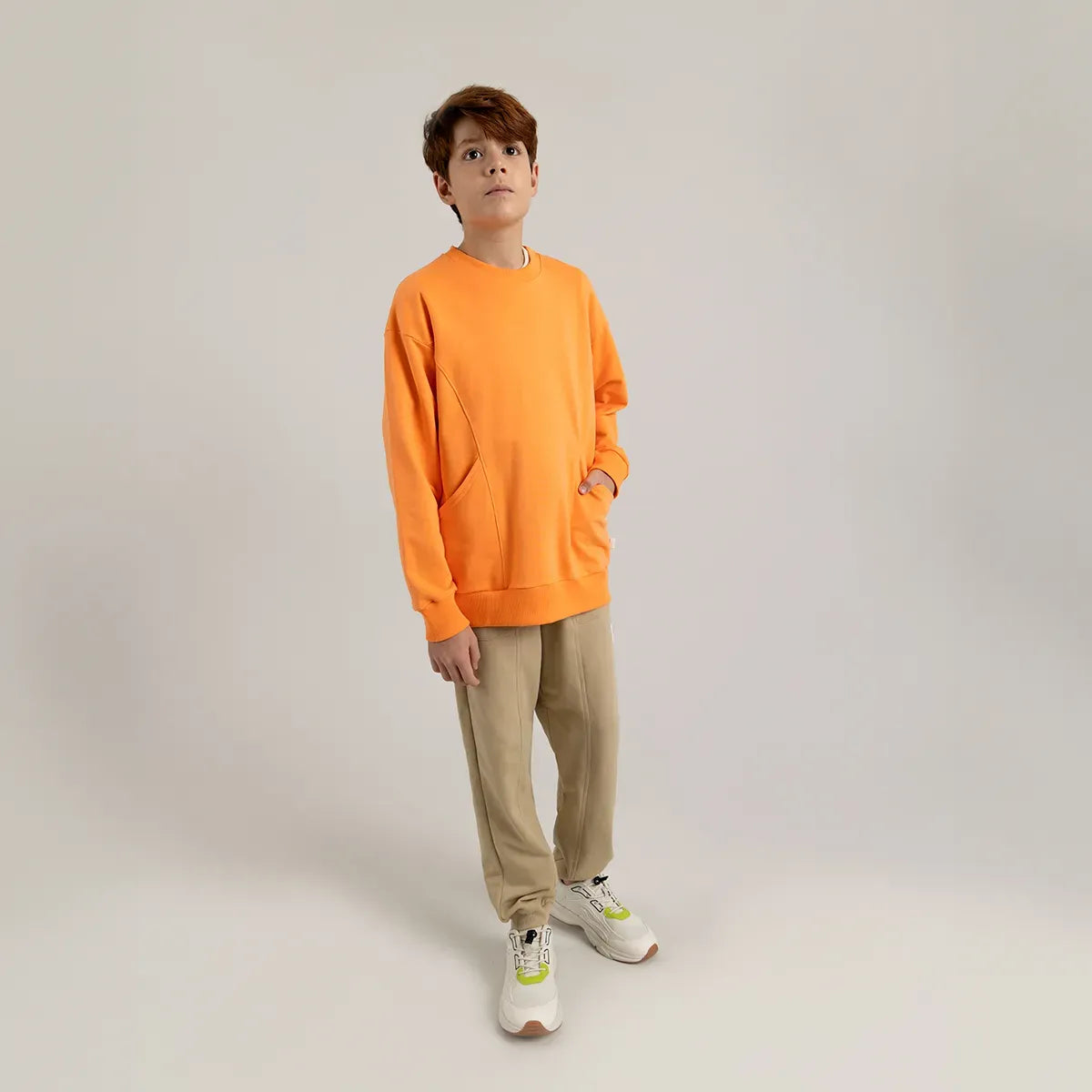 Buzo para niño oversize con estampado en espalda