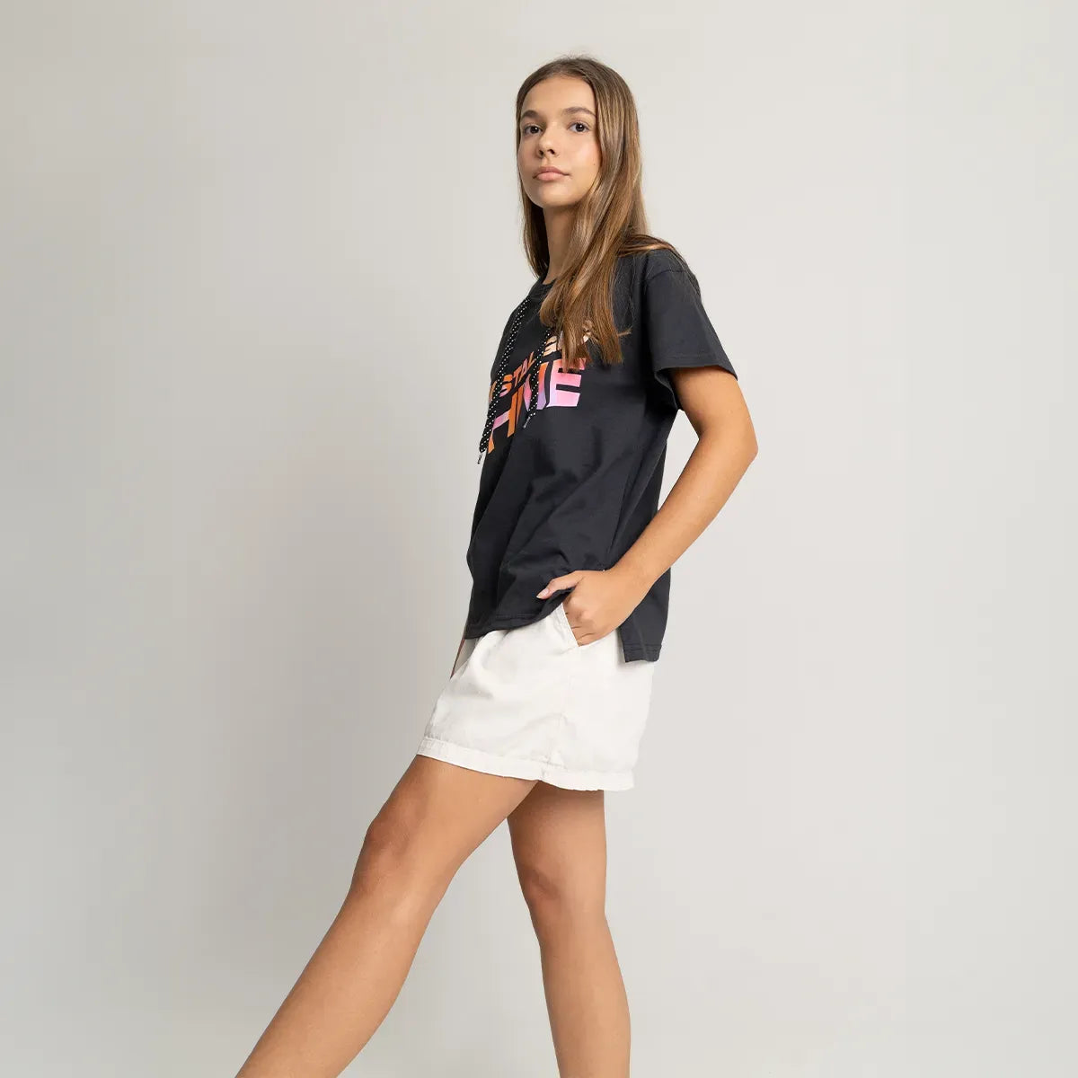 Falda corta para niña con doble pretina