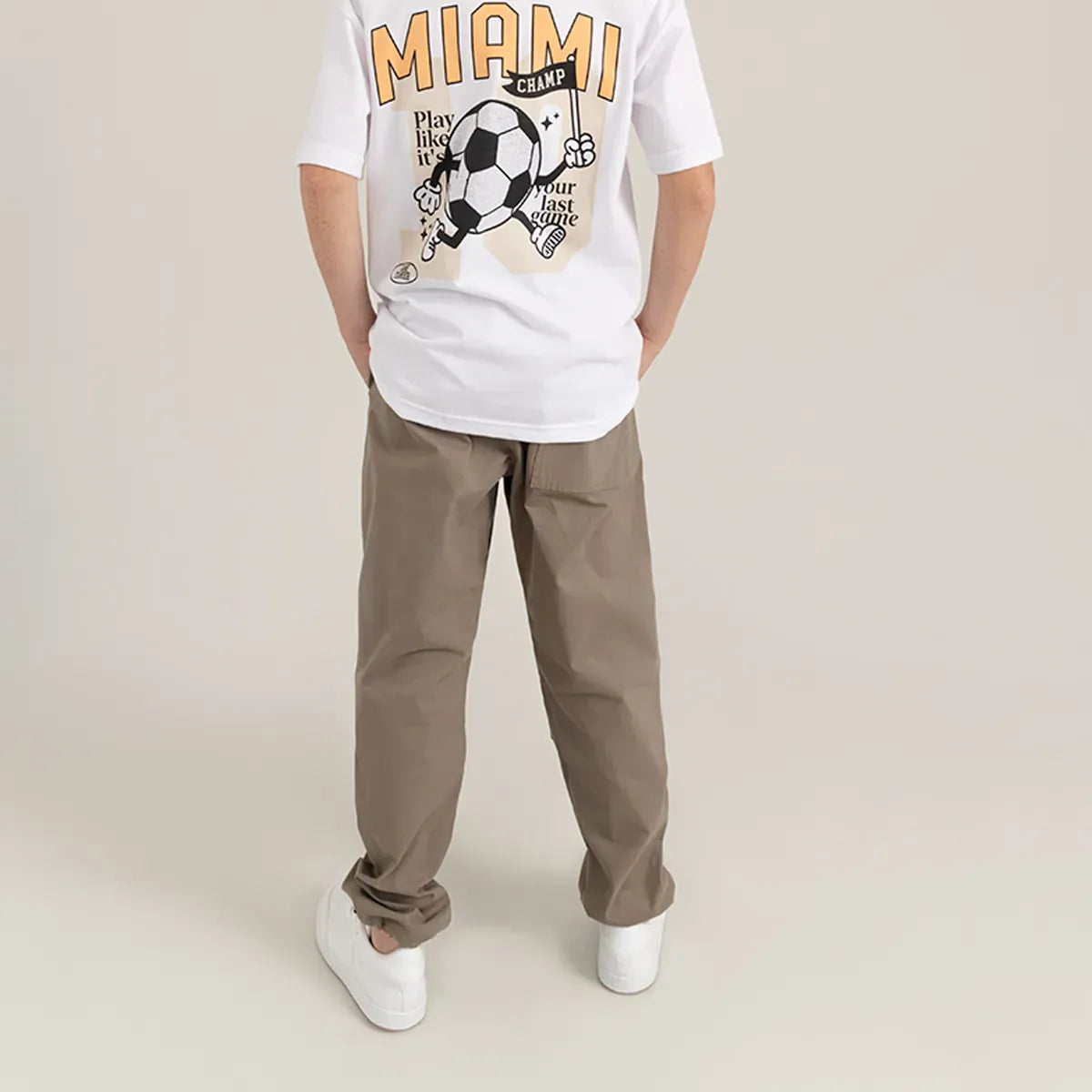 Pantalón tipo parachute largo para niño