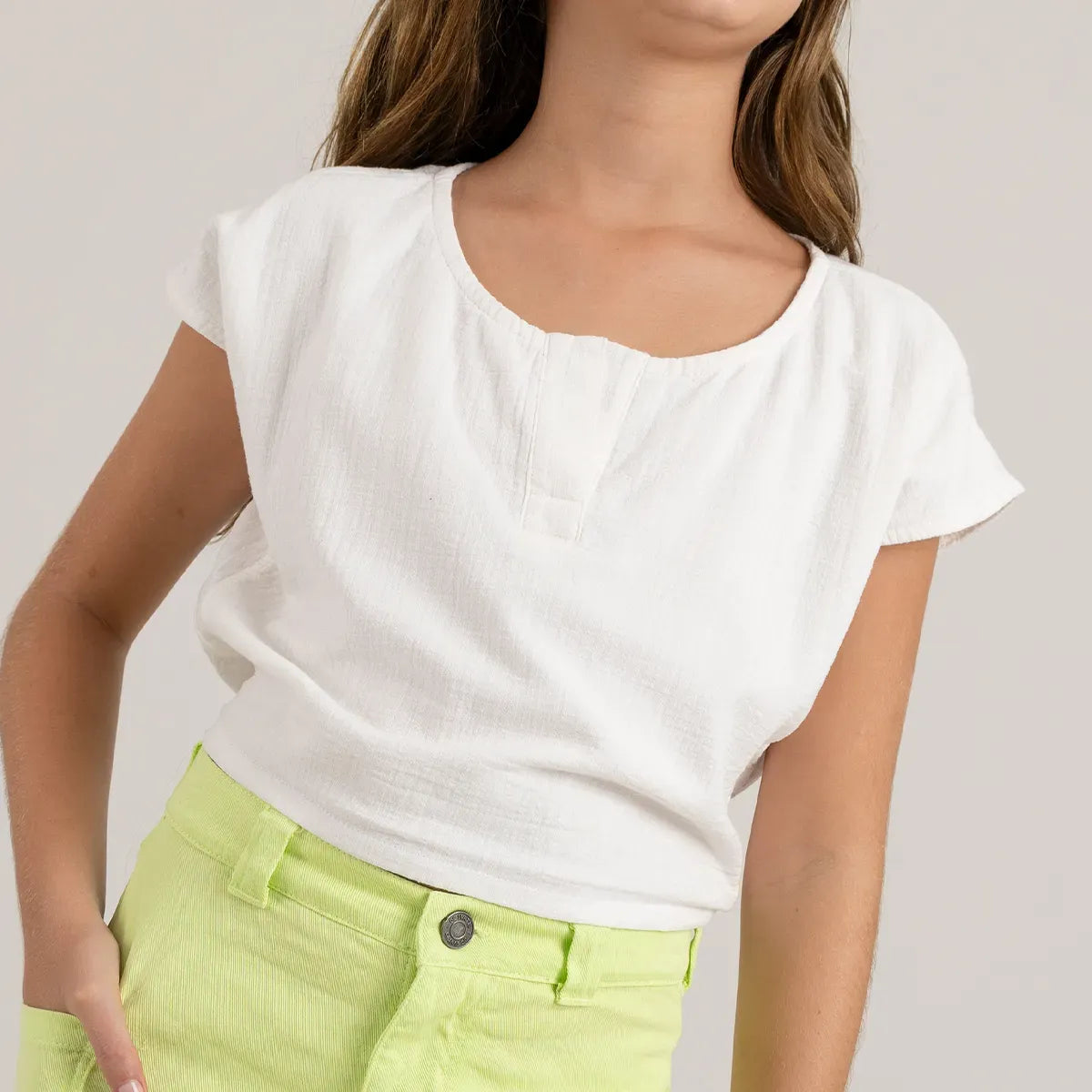 Conjunto para niña de camisa manga sisa + short