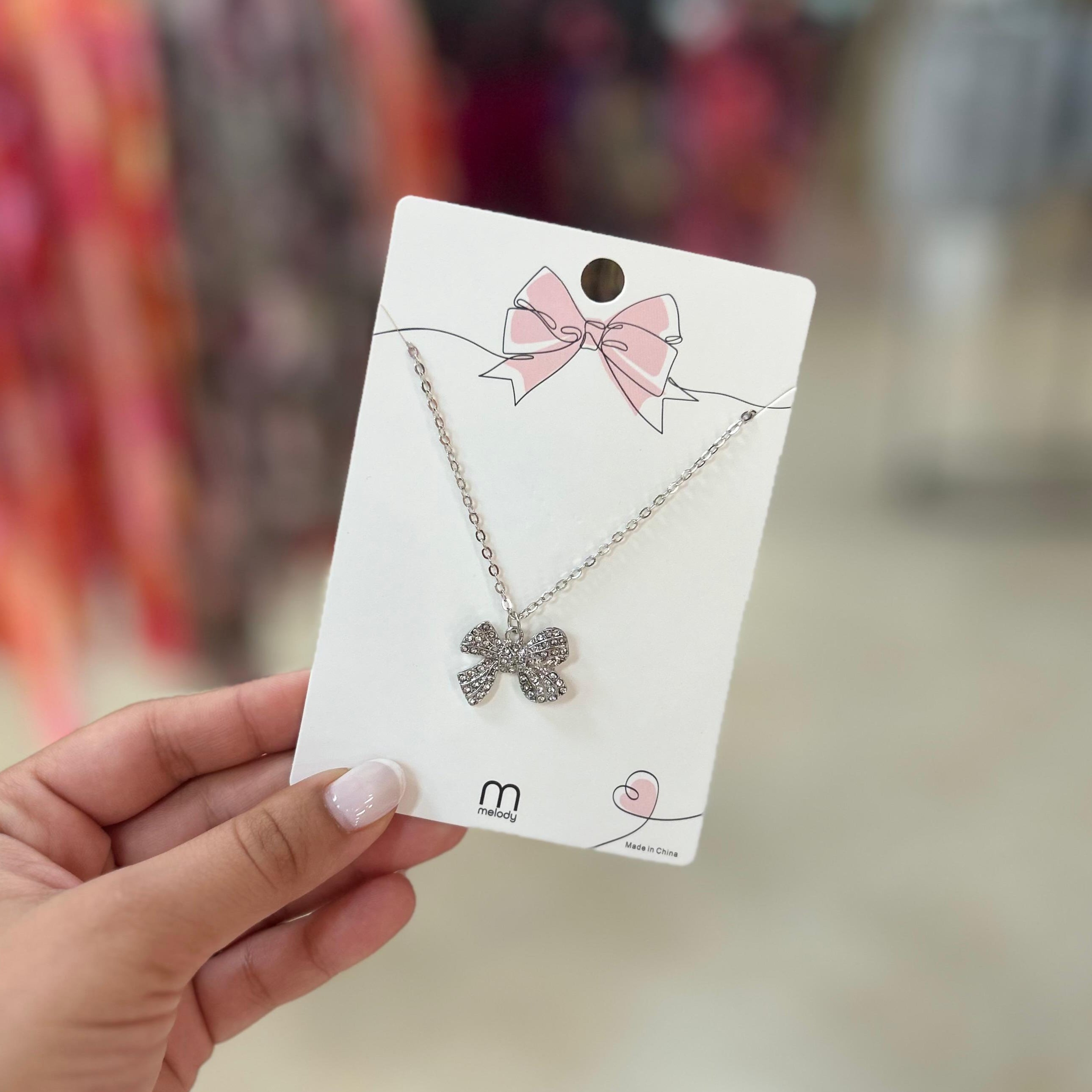 Collar Con Pendant De Lazo