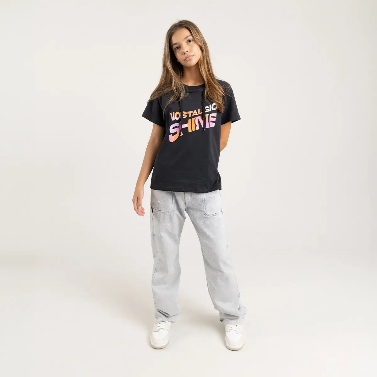 Camisa con cordón en el cuello para niña